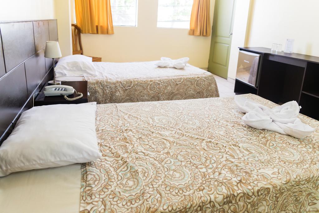 Hotel & Suites La Posada De Lobo 伊基托斯 外观 照片